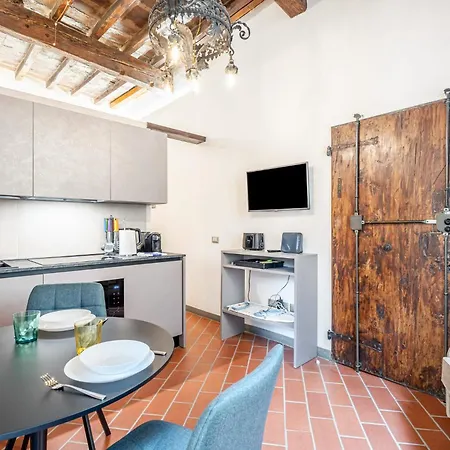 Guesthost - Ponte Vecchio Flats Firenze
