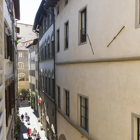 Guesthost - Ponte Vecchio Flats Firenze