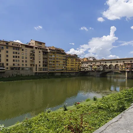 Ponte Vecchio Flats * Florence