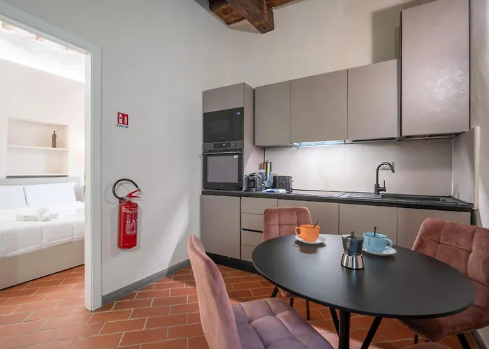 Guesthost - Ponte Vecchio Flats *