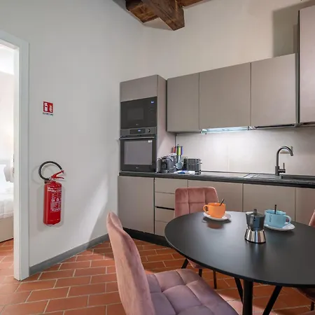 Guesthost - Ponte Vecchio Flats *