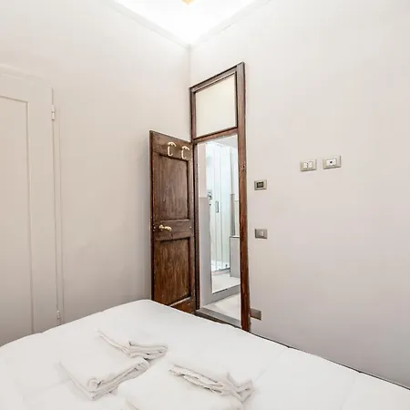 Guesthost - Ponte Vecchio Flats Apartamento